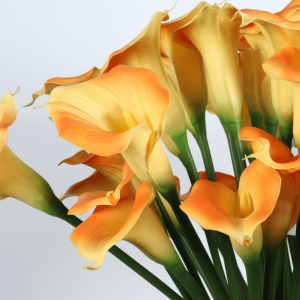 76 cm Artificial Orange Calla Bouquet with 56 Stems in Glass Vasemanufacturer